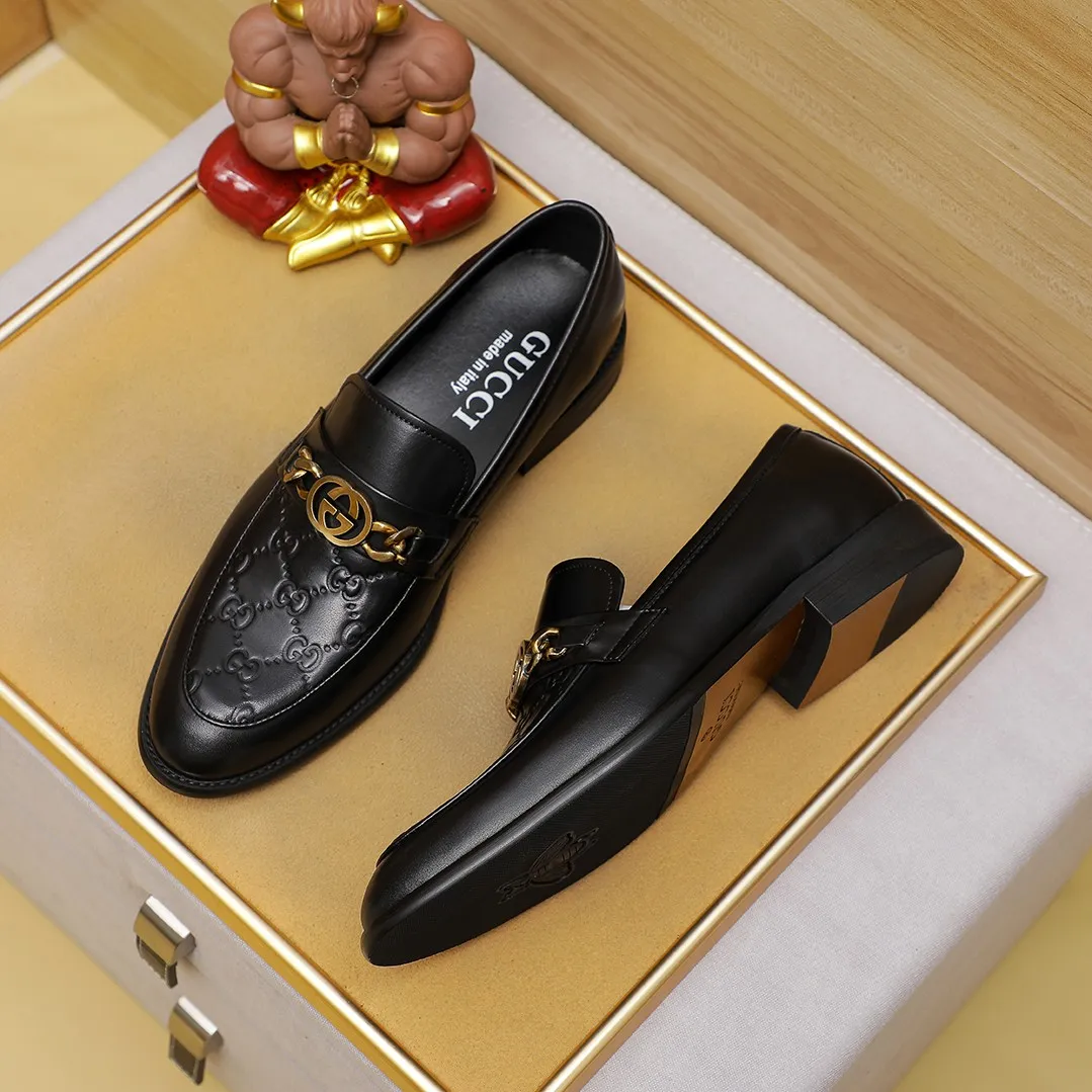 Men's men's shoes 💰400 🆘【GUCCI】Gucci ·🐑里· Hot-selling beanie shoes, top brand luxury, top quality, latest fashion beanie shoes.. The upper is made of original first-layer cowhide. (🐑leather·inner). The original stylish and stylish soft rubber wear-resistant and non-slip outsole is light and comfortable on the foot, available in 2 colors! Matching code: 39/45 (38.46. Can be customized)